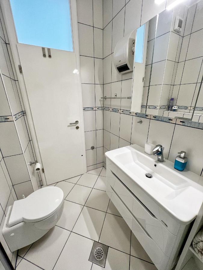 Studio Apartma Pag Blue Ocean 1 With Sea View Pag Town Exterior foto