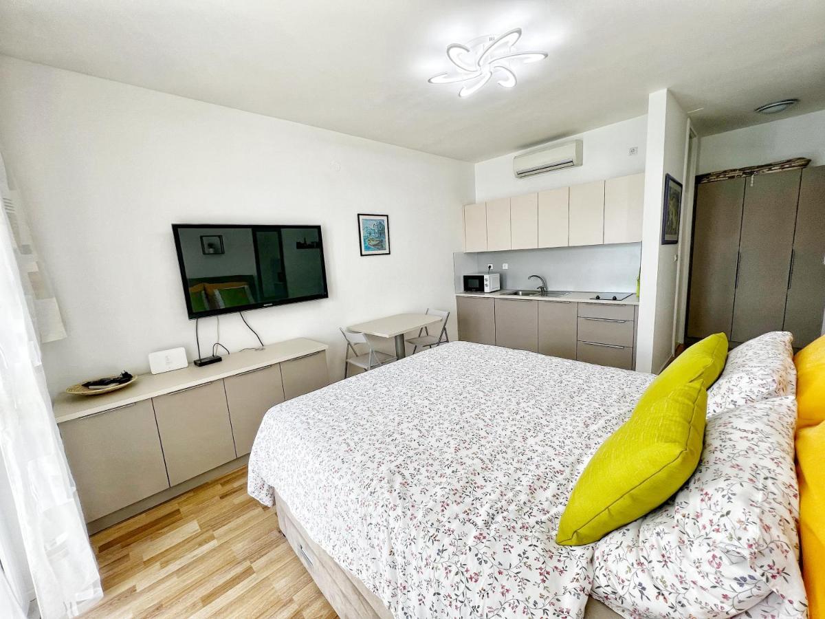Studio Apartma Pag Blue Ocean 1 With Sea View Pag Town Exterior foto